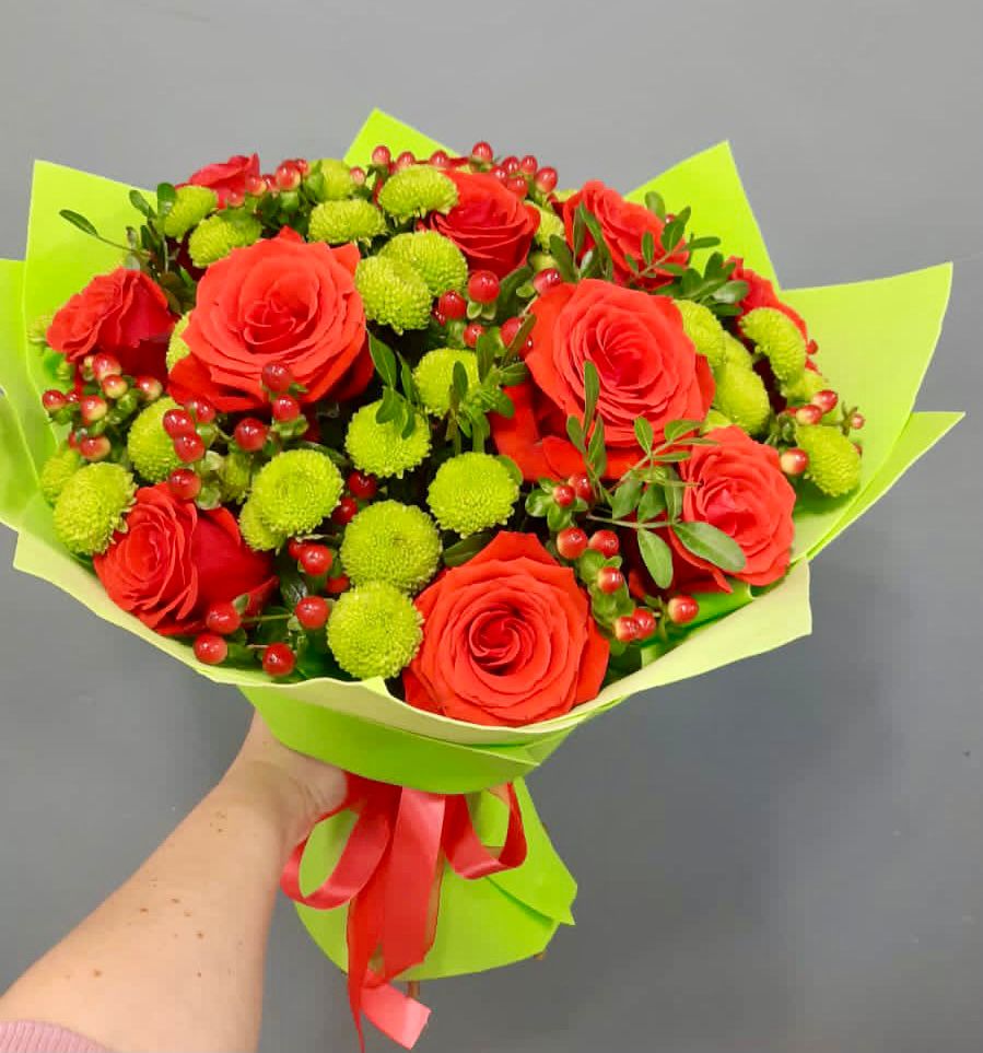 Букет цветов из: Хризантемы и Розы в Чкаловске