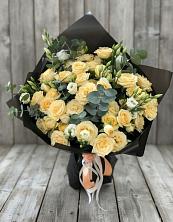 Букет цветов из:  Розы и Лизиантусы в Чкаловске