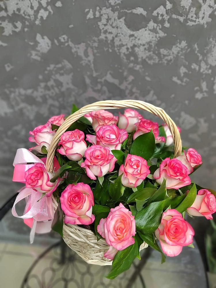 Цветочная композиция из Розы в корзине в Чкаловске