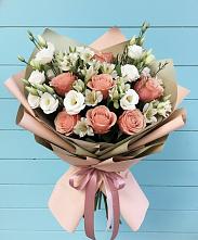 Букет цветов из:  Розы, Альстромерии и Лизиантусы в Чкаловске