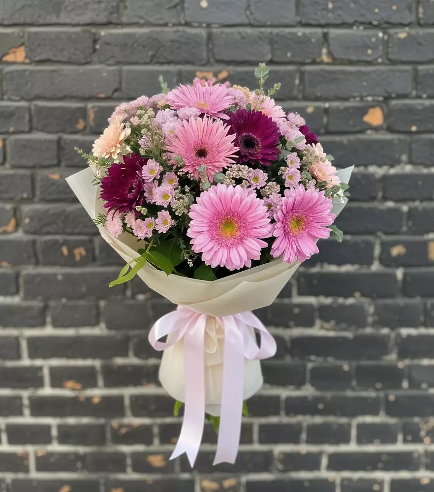 Букет цветов из: Герберы и Хризантемы в Чкаловске
