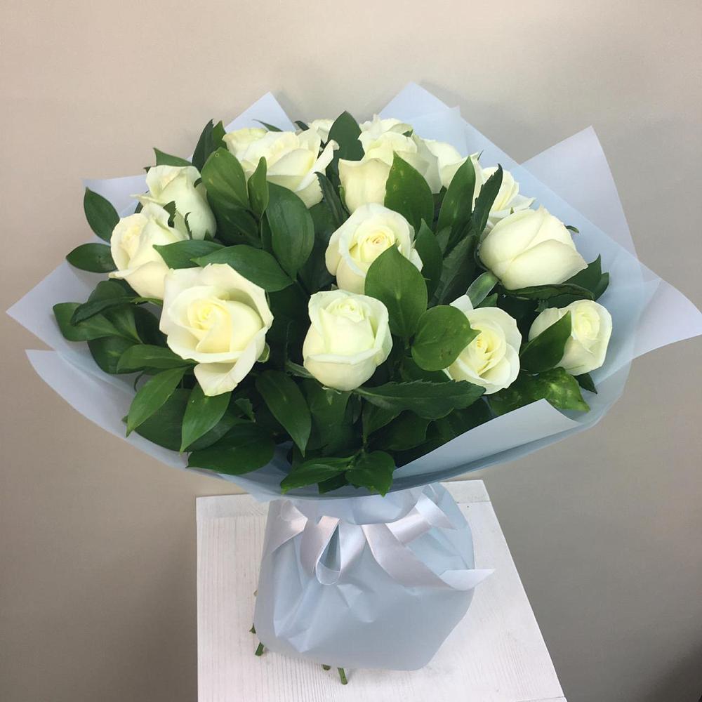 Букет 15 Белых роз Проуд в Чкаловске