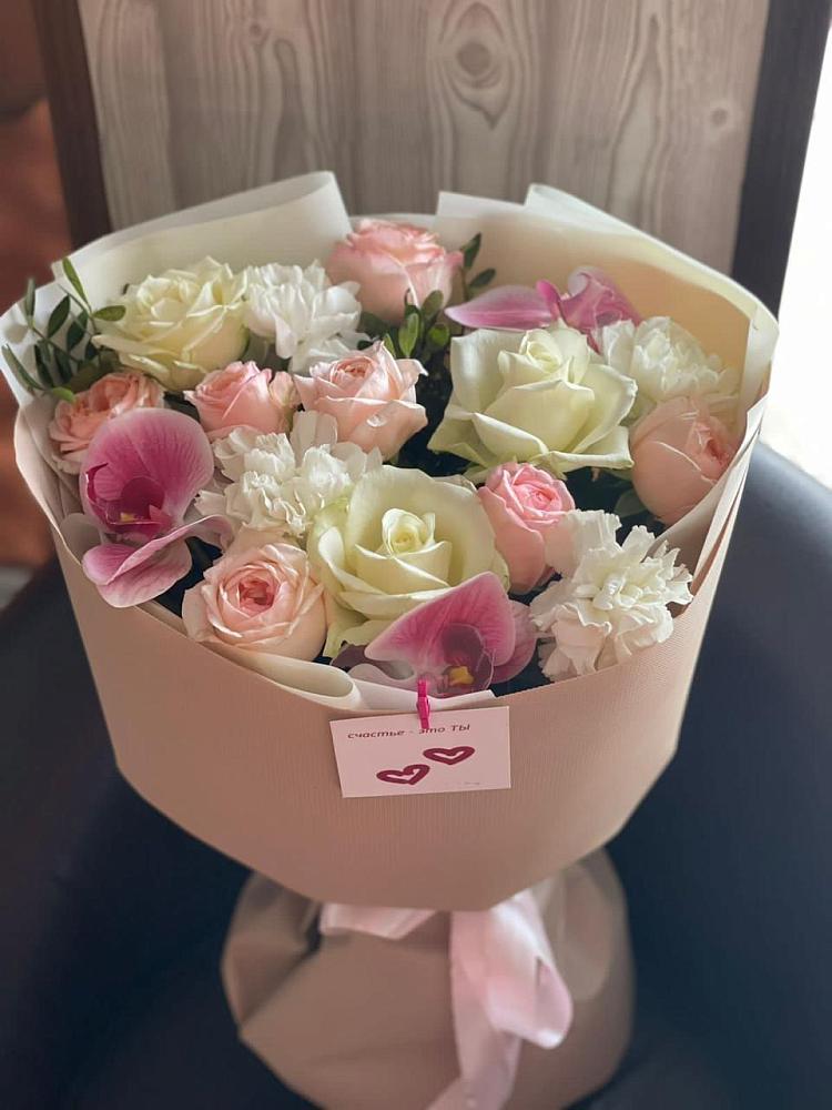 Букет цветов из: Орхидеи, Розы и Гвоздики в Чкаловске