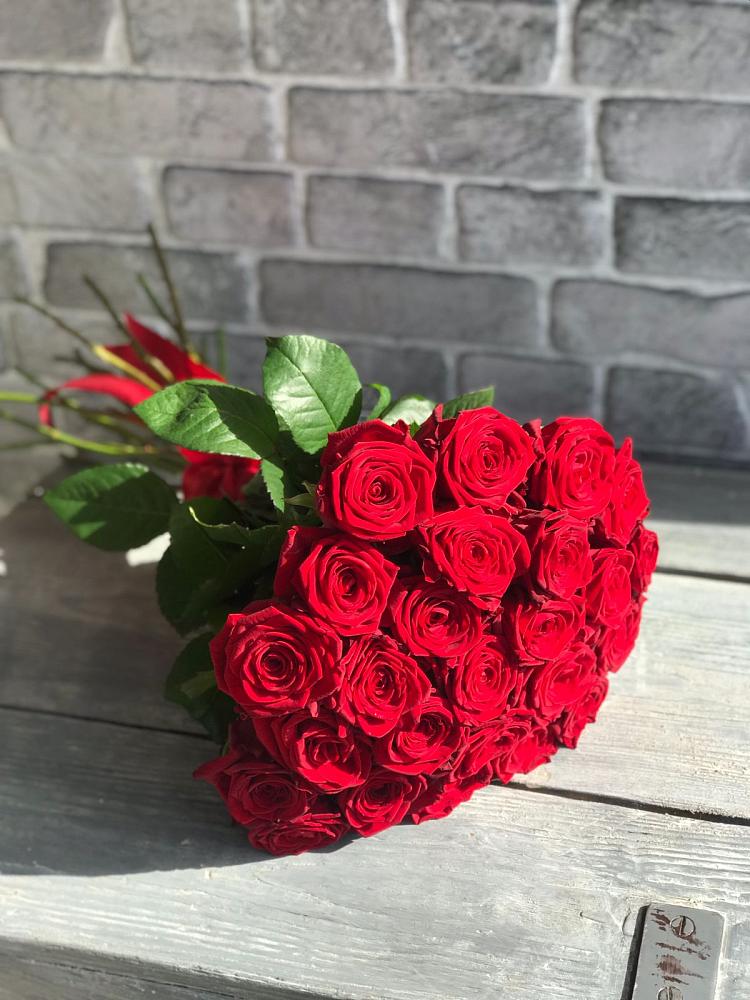 Букет Красные розы Фридом в Чкаловске