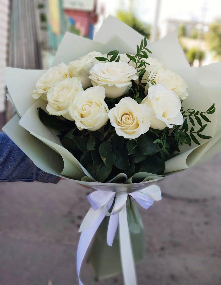 Букет Белые розы Проуд в Чкаловске