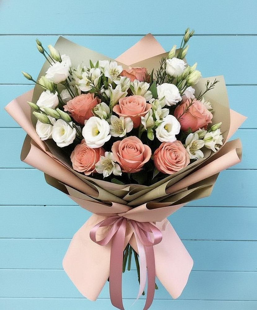 Букет цветов из: Розы, Альстромерии и Лизиантусы в Чкаловске