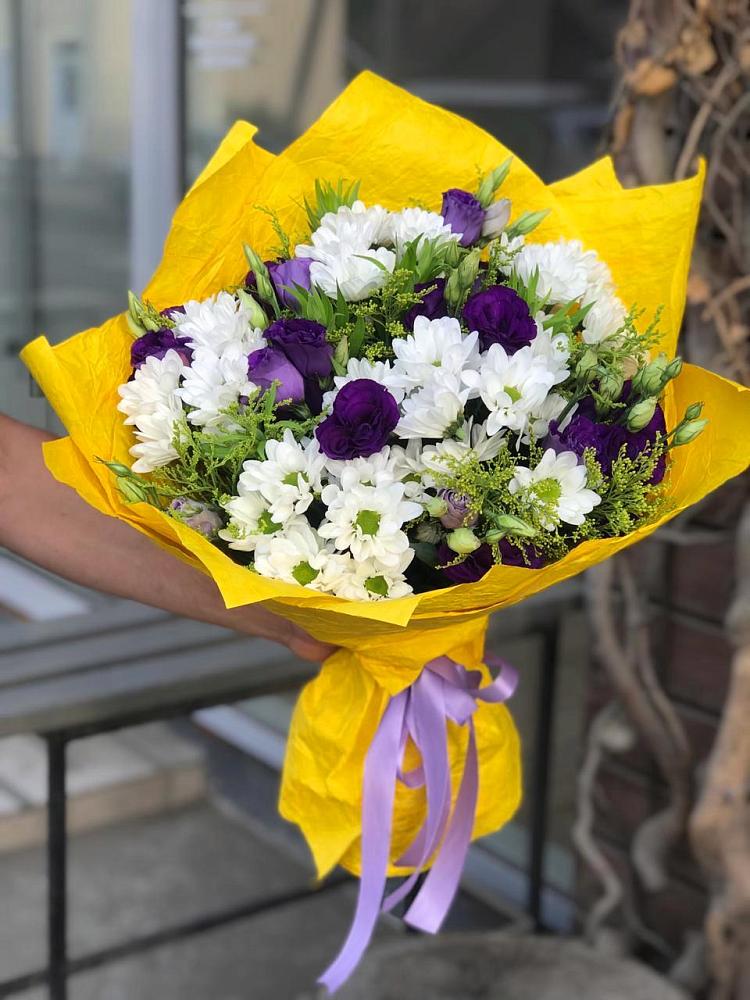 Букет цветов из: Ирисы, Хризантемы и Ромашки в Чкаловске