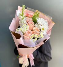 Букет цветов из:  Хризантемы и Розы в Чкаловске