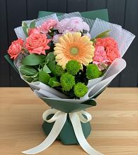 Букет цветов из:  Гвоздики, Розы, Герберы и Хризантемы в Чкаловске