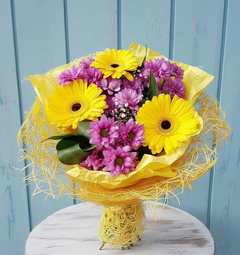 Букет цветов из: Хризантемы и Герберы в Чкаловске