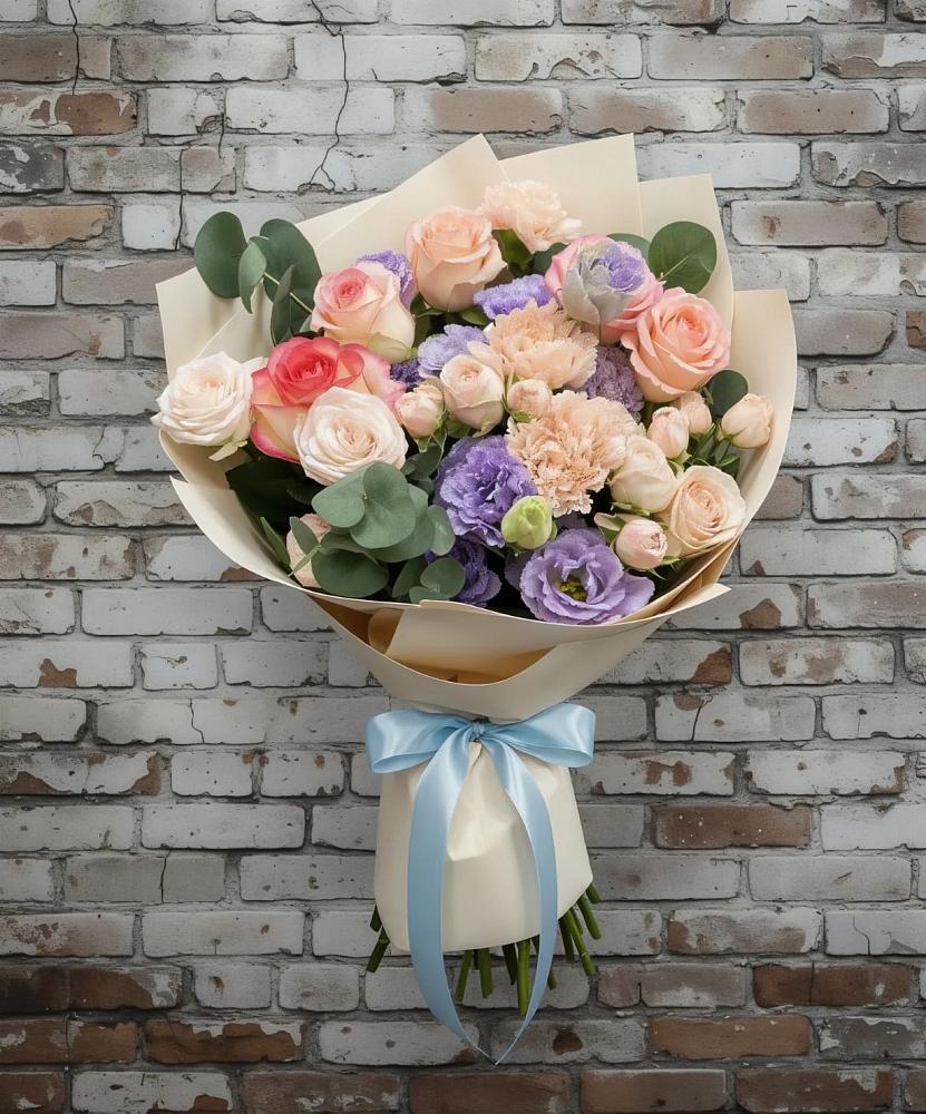 Букет цветов из: Розы, Лизиантусы и Гвоздики в Чкаловске