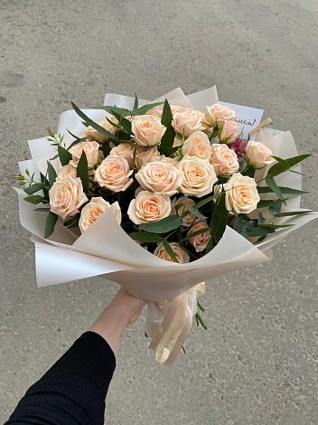 Букет Кремовые розы Латте в Чкаловске