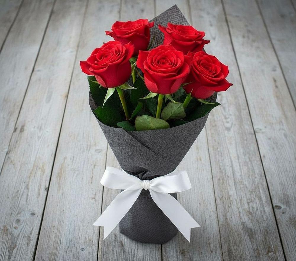 Букет 5 Красных роз Эдлесс Лав в Чкаловске