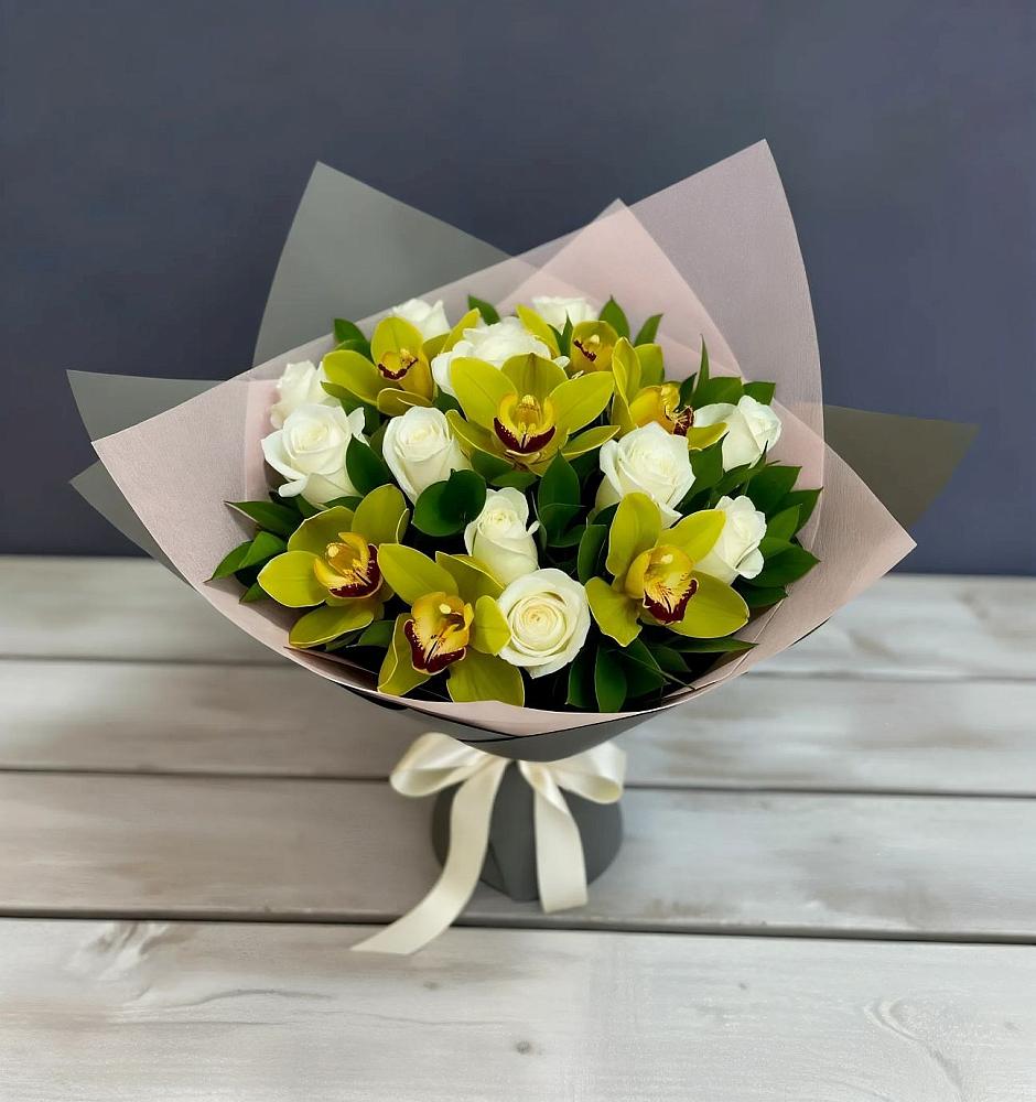 Букет цветов из: Орхидеи и Розы в Чкаловске