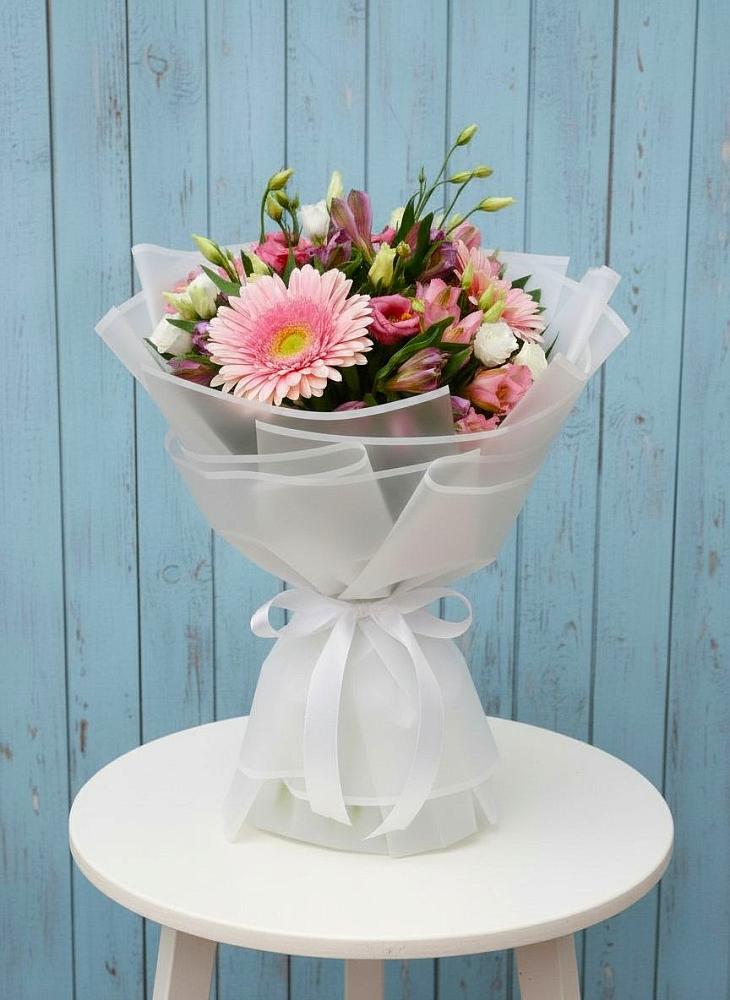 Букет цветов из: Герберы, Альстромерии и Лизиантусы в Чкаловске