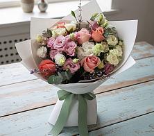 Букет цветов из:  Розы, Лизиантусы и Гвоздики #REPLACE_PRED# Чкаловске