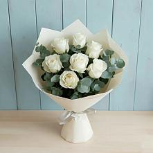 Букет Белые розы в Эвкалипте в Чкаловске