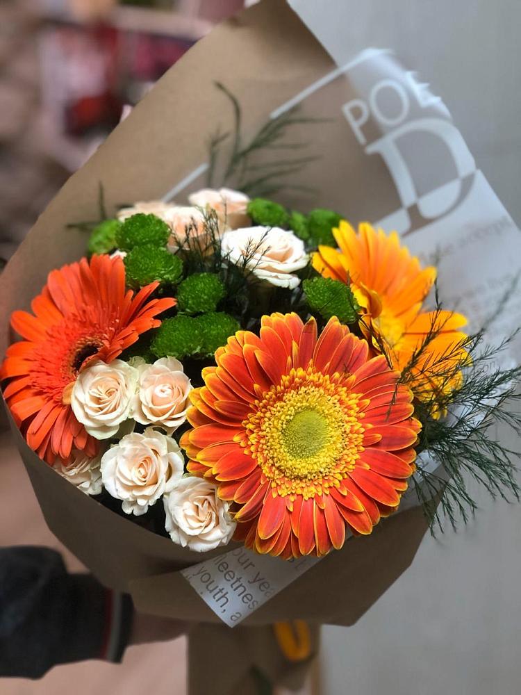 Букет цветов из: Герберы, Хризантемы и Розы в Чкаловске