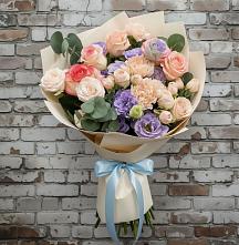 Букет цветов из:  Розы, Лизиантусы и Гвоздики #REPLACE_PRED# Чкаловске