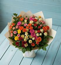 Букет Микс из разноцветных кустовых роз в Чкаловске