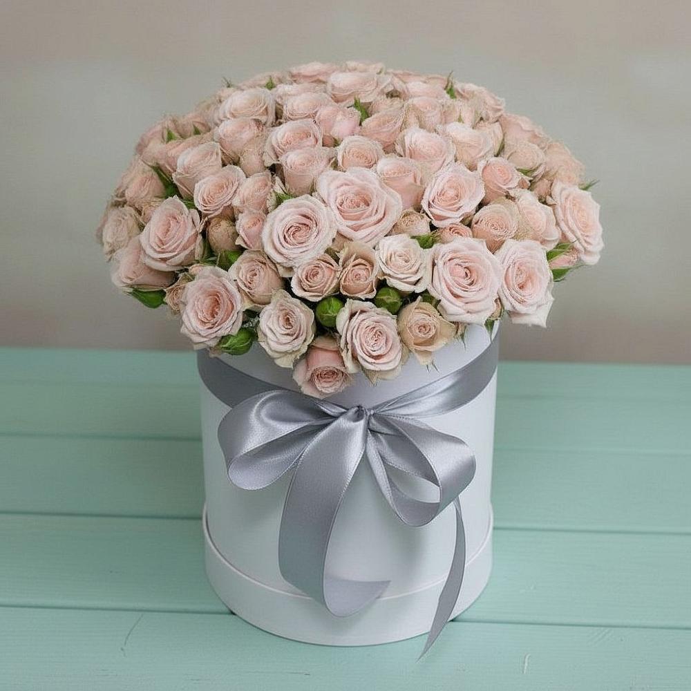 Цветочная композиция из Розы в шляпной коробке в Чкаловске